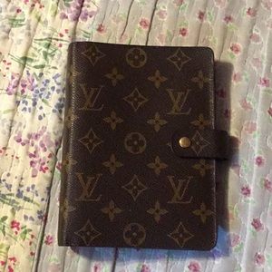 Louis Vuitton MM Agenda monogram